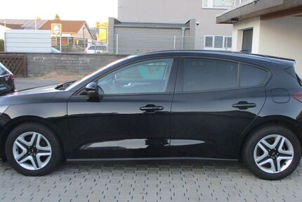 Ford Focus 108.945 km 12.599 &euro; Babenhausen 64832