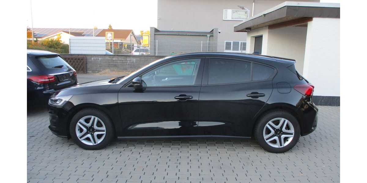 Ford Focus 108.945 km 12.599 &euro; Babenhausen 64832