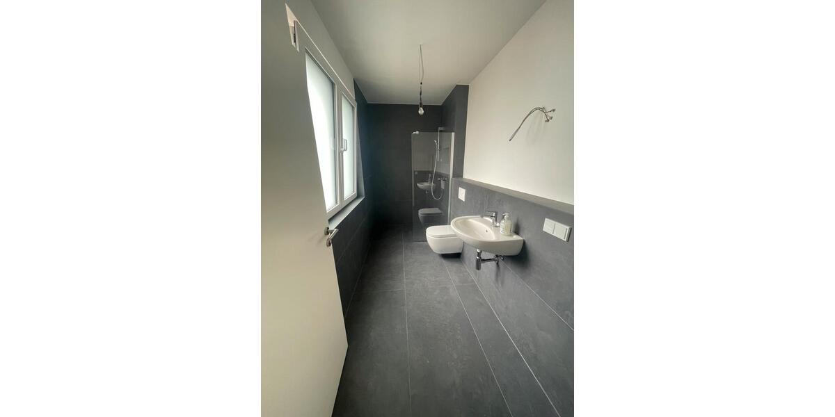 Doppelhaushälfte Rüsselsheim am Main - 6 Zimmer, 174 m&sup2;, 2.500&euro; | Angebot:24862391