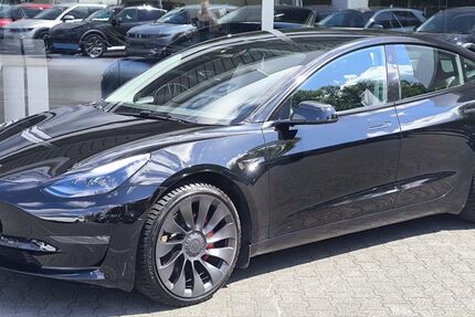 Tesla Model 3 38.018 km 32.950 &euro; Dieburg 64807