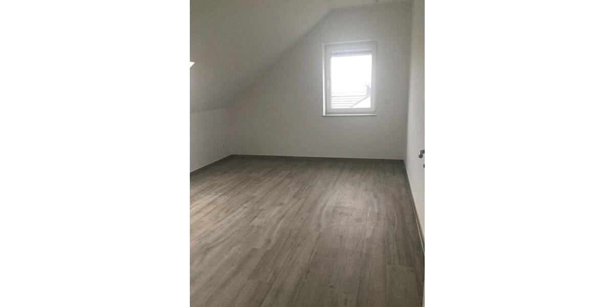 Dachgeschoßwohnung Weiterstadt - 3 Zimmer, 80 m&sup2;, 1.200&euro; | Angebot:26305407