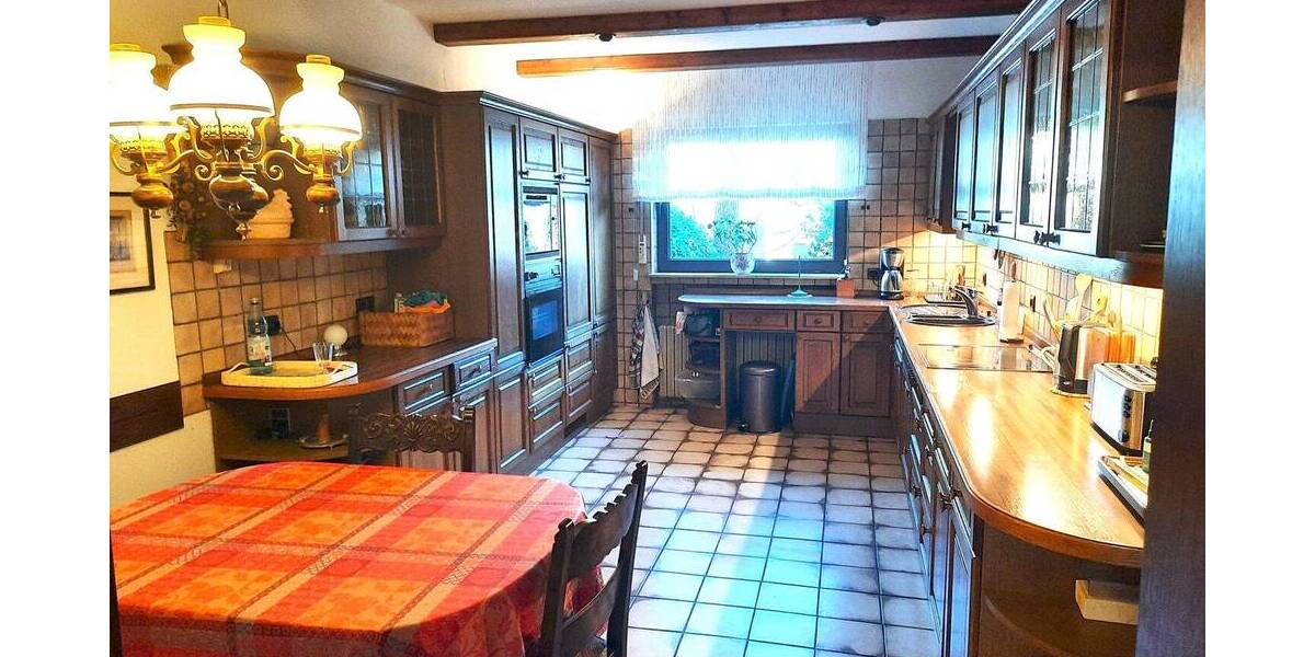 Einfamilienhaus Kriftel - 8 Zimmer, 251 m&sup2;, 1.080.000&euro; | Angebot:25968360