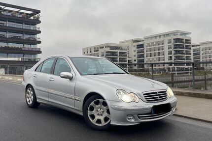 Mercedes-Benz C 280 135.000 km 3.900 &euro; Heusenstamm 63075