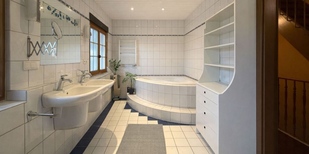 Frankfurt-Griesheim: Große Doppelhaushälfte in gesuchter Lage! - Doppelhaushälfte Frankfurt am Main West | Angebot:25305384