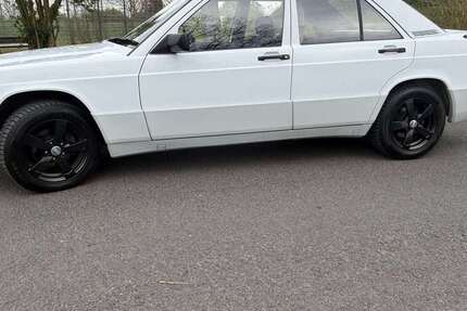 Mercedes-Benz 190 76.000 km 10.000 &euro; Hochheim am Main 65239