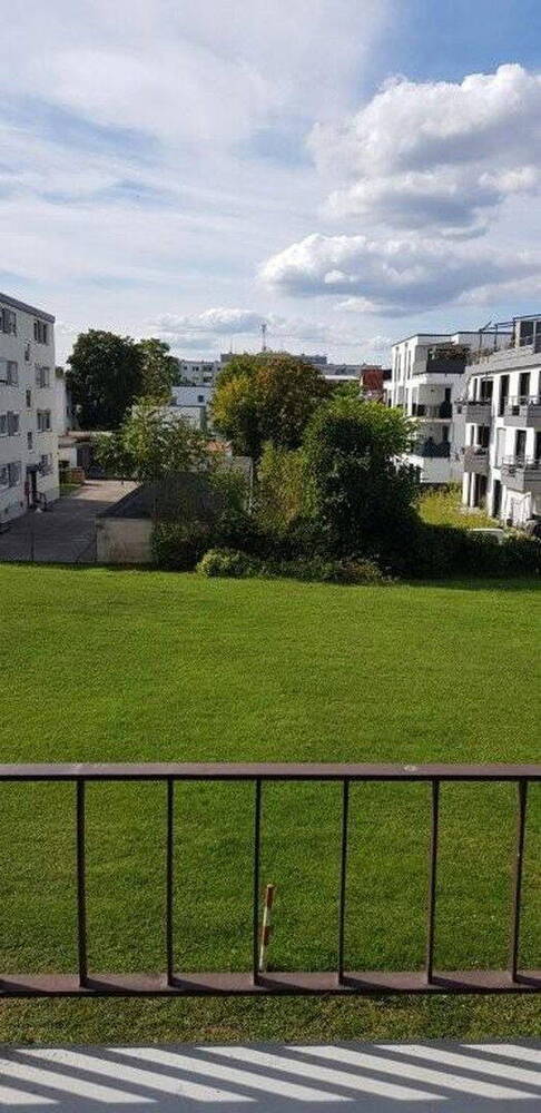sofort Einzugsbereit, kpl. renovierte 3 Zimmerwohung im 1. OG, ohne Maklerkosten
