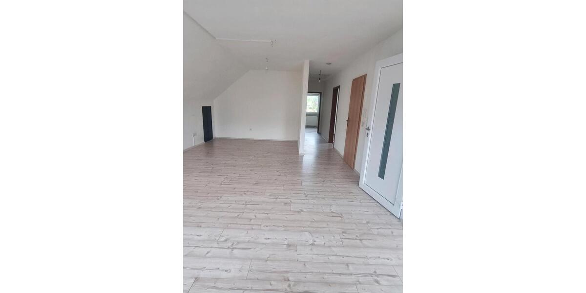Dachgeschoßwohnung Münster (Hessen) - 3 Zimmer, 68 m&sup2;, 850&euro; | Angebot:26686095