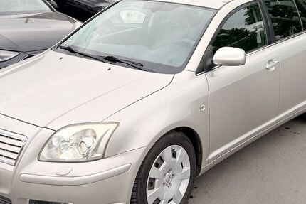 Toyota Avensis 215.000 km 1.999 &euro; Frankfurt am Main 60486