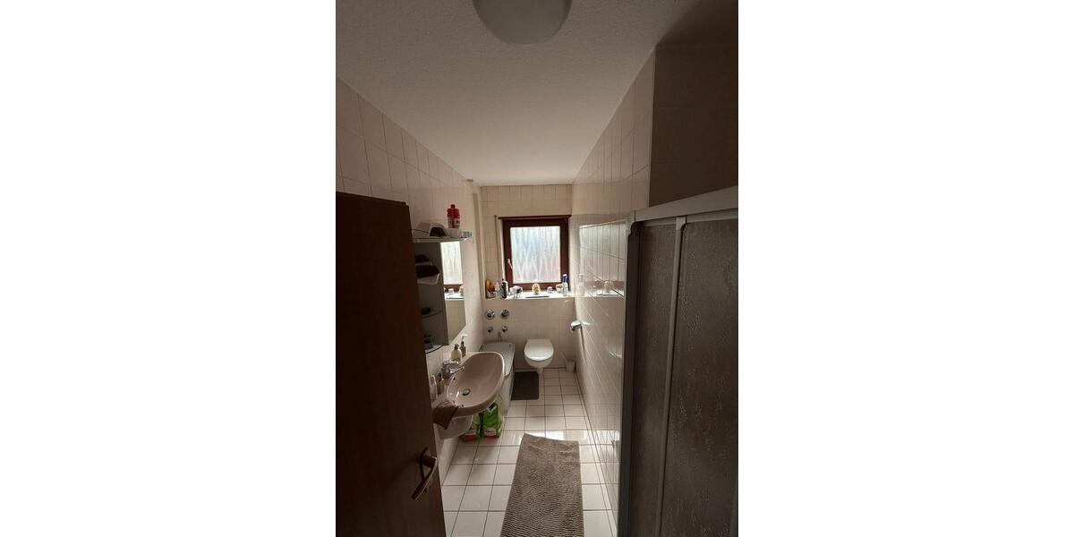 Dachgeschoßwohnung Stockstadt am Rhein - 3 Zimmer, 92 m&sup2;, 1.270&euro; | Angebot:26670903