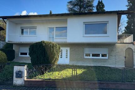 Haus Höchst im Odenwald - 6 Zimmer, 228 m&sup2;, 1.600&euro; | Angebot:23606306