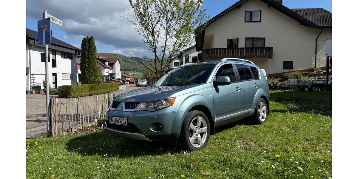 Mitsubishi Outlander 98.000 km 5.199 &euro; Fürth odw 64658