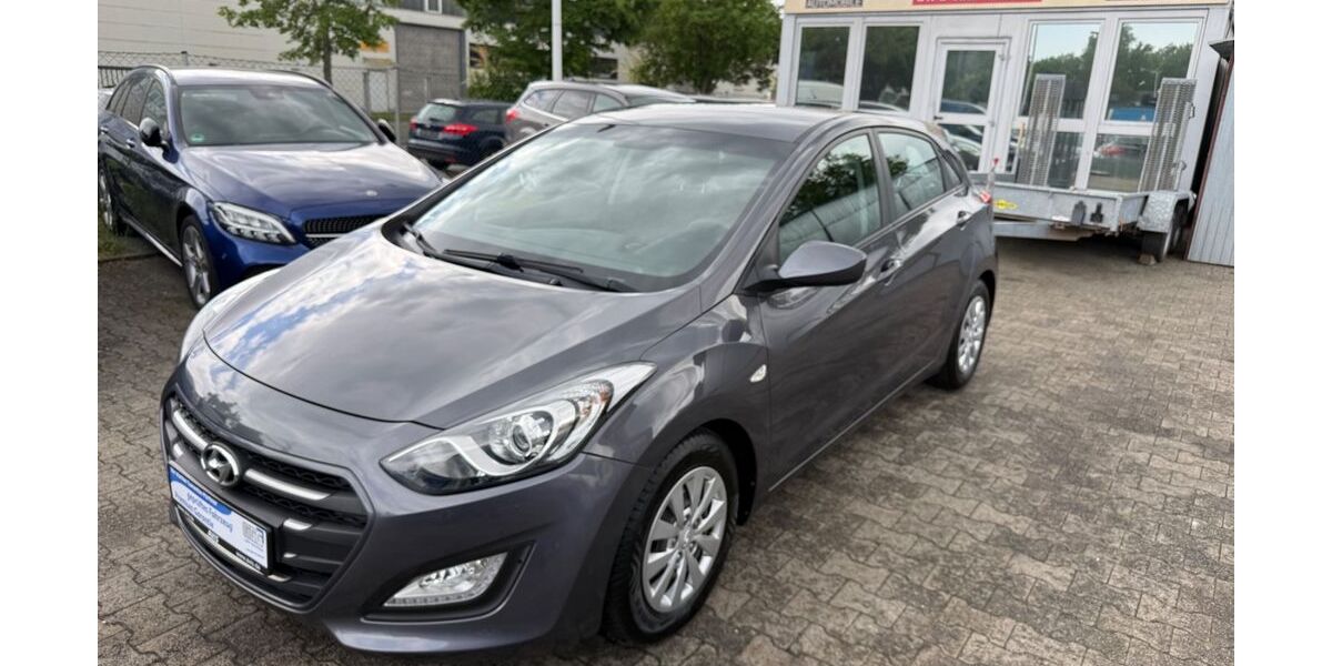 Hyundai i30 125.000 km 7.990 &euro; Darmstadt 64293