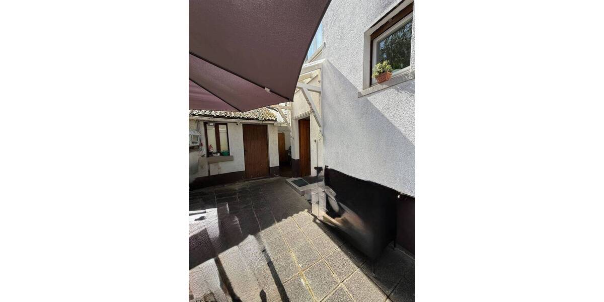 **Zwei-Familienwohnhaus in ruhiger Wohnlage von Frankfurt-Oberrad** 6 zimmer