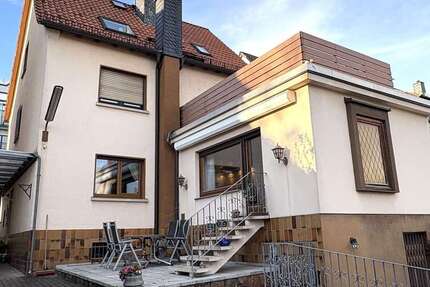 Haus zum Kaufen in Flörsheim am Main 498.000 € 202 m² 9 zimmer