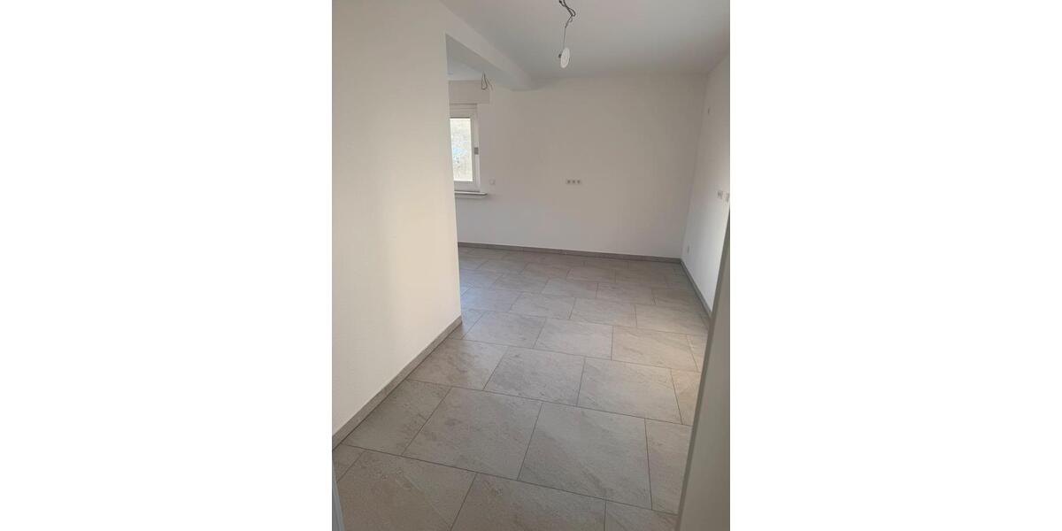 Etagenwohnung Nauheim - 4 Zimmer, 121 m&sup2;, 2.050&euro; | Angebot:25435473