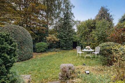 Haus Frankfurt am Main Eschersheim - 8 Zimmer, 254 m&sup2;, 749.000&euro; | Angebot:25663788