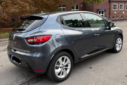 Renault Clio 102.000 km 9.000 &euro; Frankfurt 60314