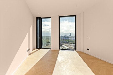 Wohnung Frankfurt am Main Ostend - 3 Zimmer, 121 m&sup2;, 4.000&euro; | Angebot:25690816