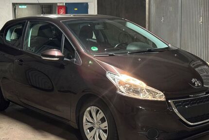 Peugeot 208 112.512 km 2.700 &euro; Frankfurt am Main 60385