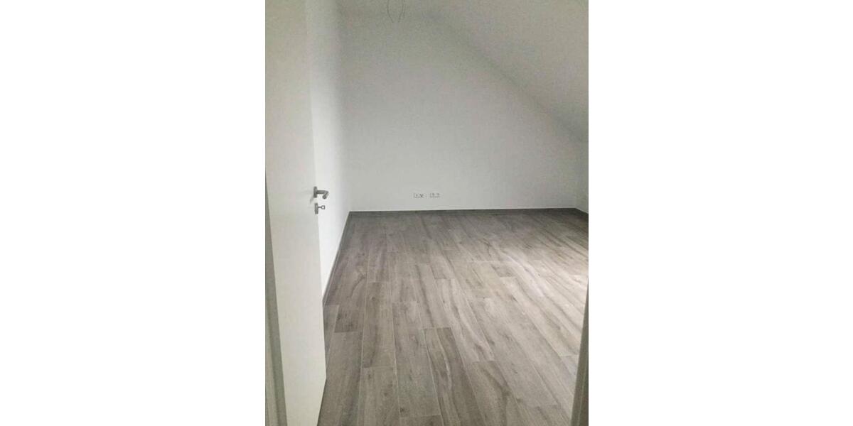Dachgeschoßwohnung Weiterstadt - 3 Zimmer, 80 m&sup2;, 1.200&euro; | Angebot:26305407