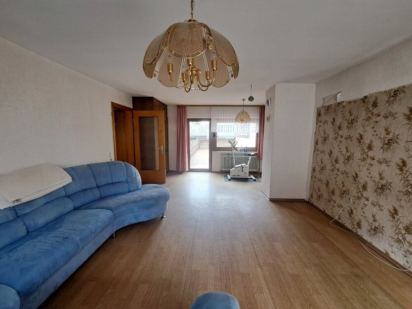 Flörsheim-OT, EFH + Nebengeb. 9 zimmer