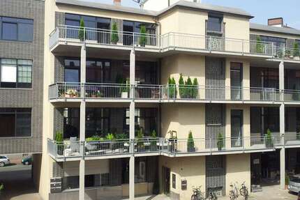 Wohnung zum Mieten in Frankfurt am Main-Bockenheim 1.790 € 108 m² 3 zimmer