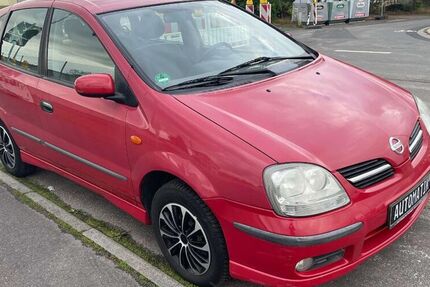 Nissan Almera Tino