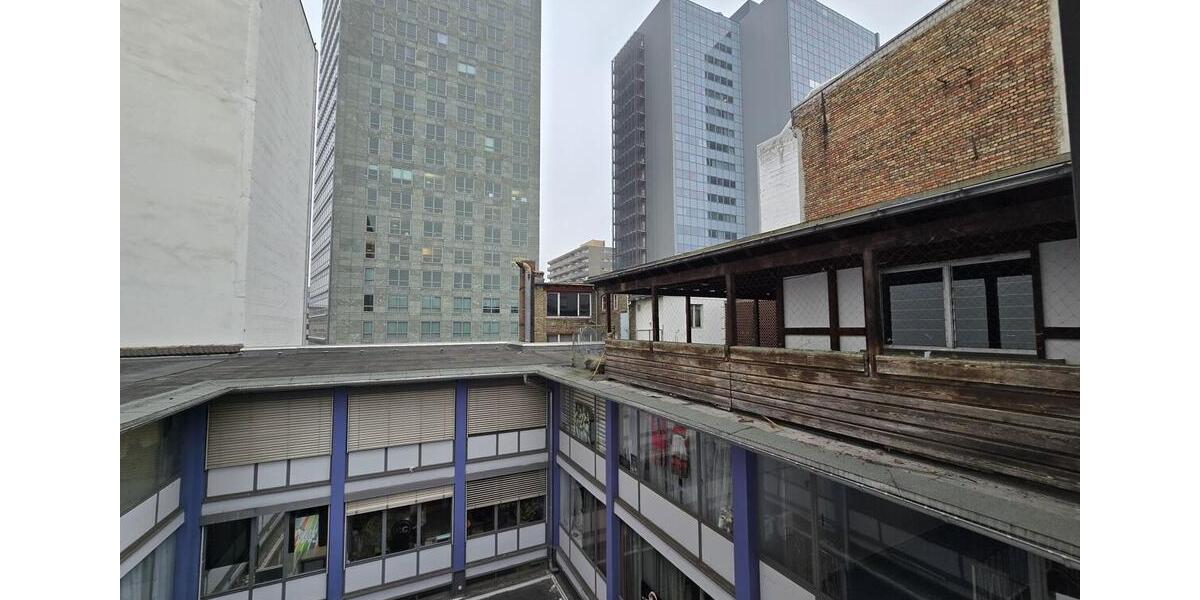 Dachgeschoßwohnung Offenbach am Main - 5 Zimmer, 200 m&sup2;, 2.600&euro; | Angebot:24441320