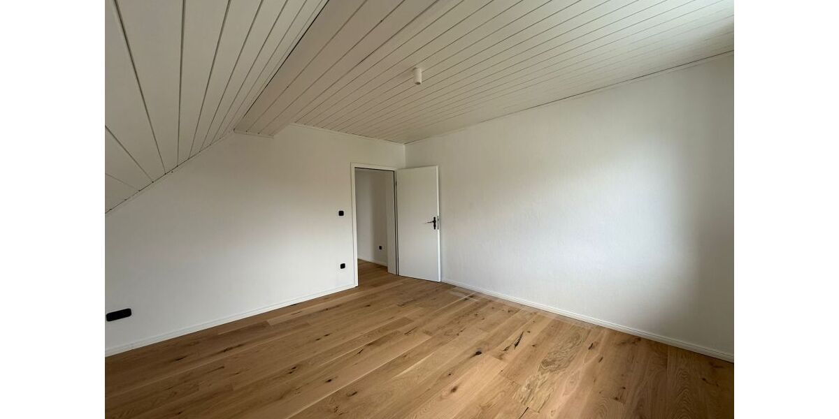 Ruhig & zentral: Helle 5-ZKBF mit Terrasse & Keller Bäder NEU - Etagenwohnung Pfungstadt | Angebot:26553637