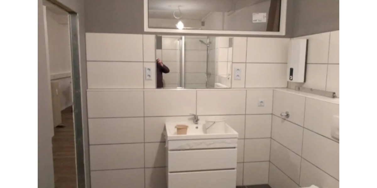 Moderne, geräumige Studio-Wohnung mit Einbauküche zimmer