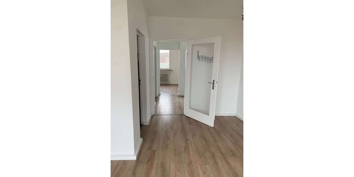 Etagenwohnung Offenbach Zentrum - 2 Zimmer, 75 m&sup2;, 950&euro; | Angebot:25493115