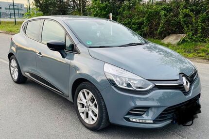Renault Clio 72.000 km 9.500 &euro; Frankfurt am main 60435