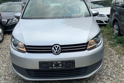 VW Touran 277.532 km 4.650 € Frankfurt am Main 60486