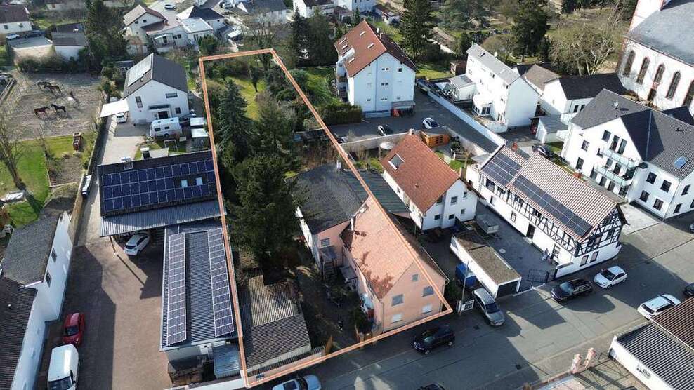 Haus zum Kaufen in Biebesheim 425.000 € 270 m²