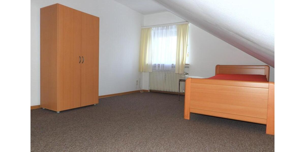 Dachwohnung zw. Wiesbaden und Frankfurt a.M.(Leben a. d. Land mit Möglk. zur Glasfasernutzung) 3 zimmer