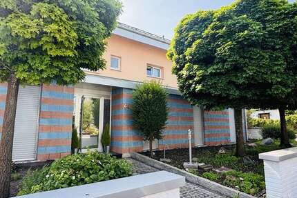 Haus zum Mieten in Seligenstadt 3.370 € 334 m² 7 zimmer