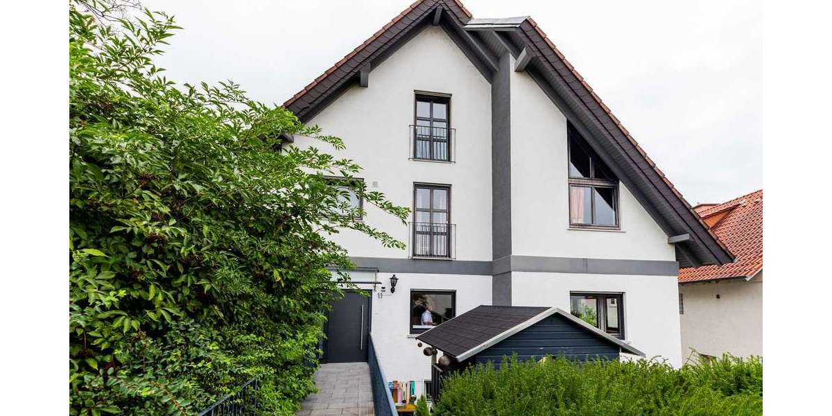 Einfamilienhaus Bischofsheim - 8 Zimmer, 229 m&sup2;, 695.000&euro; | Angebot:24972676