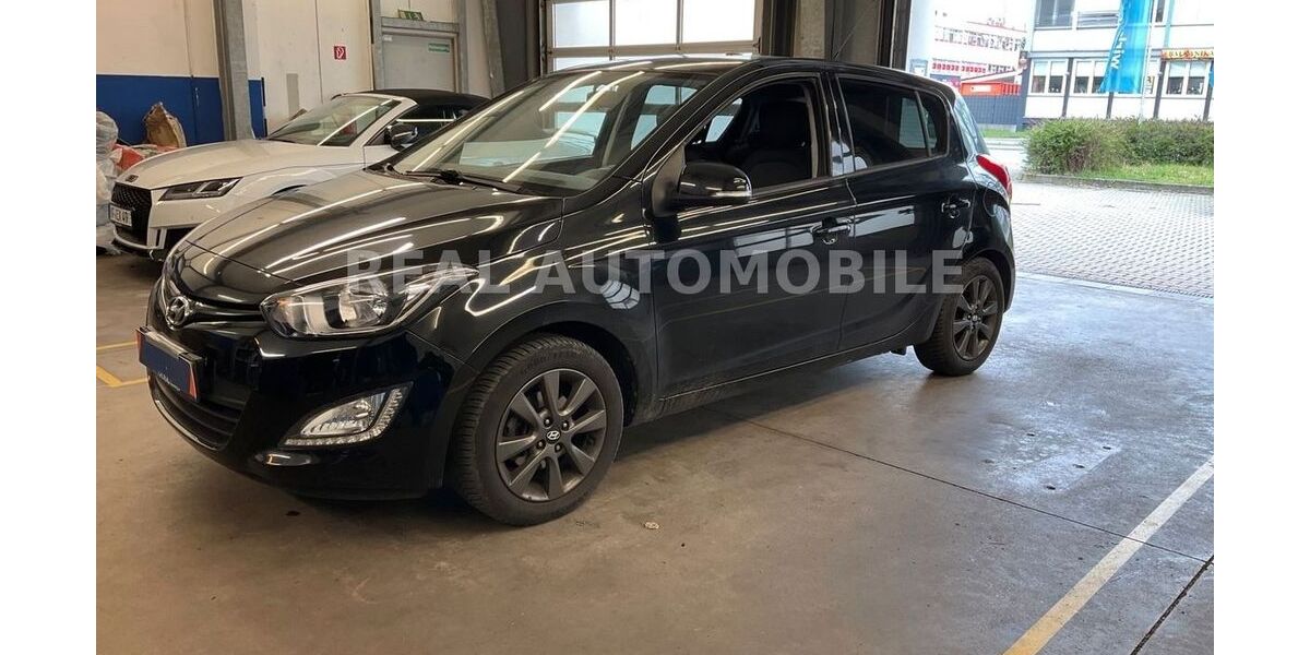 Hyundai i20 122.000 km 5.299 &euro; Frankfurt am Main 65933