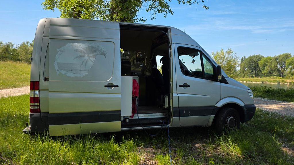 Mercedes-Benz Sprinter 183.000 km 13.900 &euro; Offenbach 63075