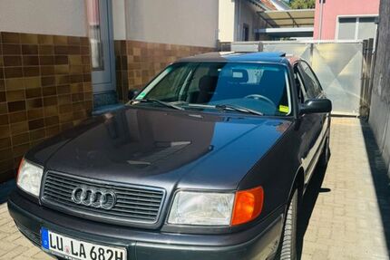 Audi 100 180.000 km 4.700 &euro; Frankfurt am Main 60594
