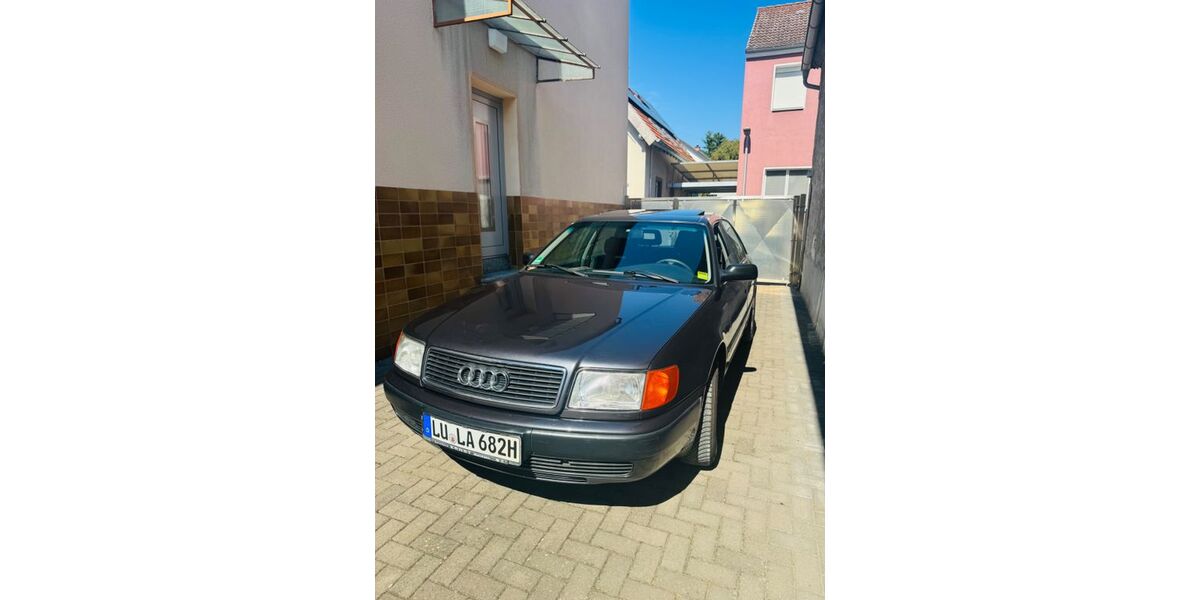 Audi 100 180.000 km 4.700 &euro; Frankfurt am Main 60594
