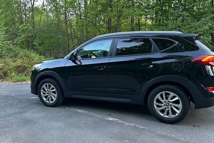 Hyundai TUCSON 120.000 km 15.300 &euro; Rüsselsheim am Main 65428