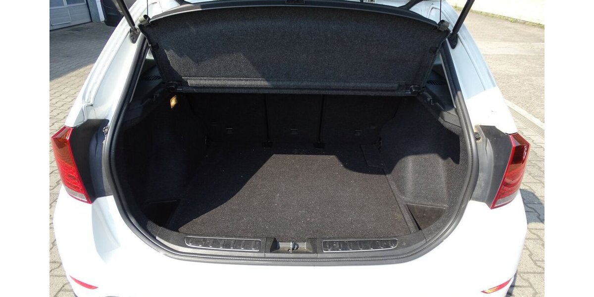 BMW X1 1.8l i sDrive, Steptronic, Sitzheizung, PDC hin 154.921 km 8.690 &euro; Rodgau 63110