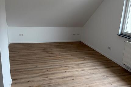 2 Zimmer DG Wohnung OF Waldheim ERSTBEZUG 2 zimmer