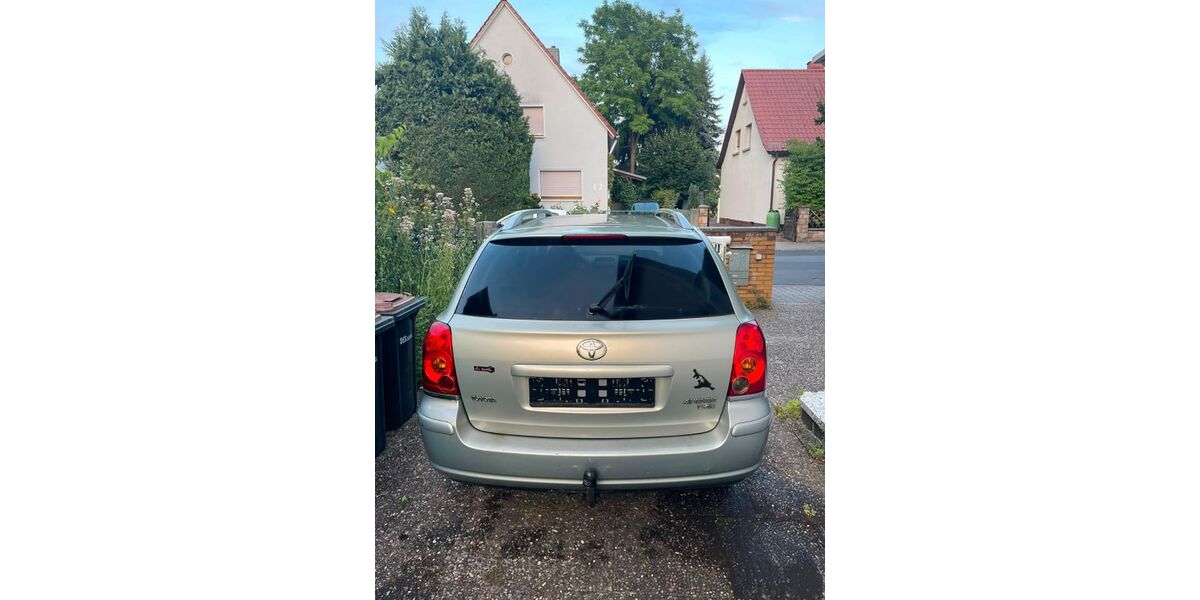 Toyota Avensis 245.000 km 2.700 &euro; Rodgau 63110