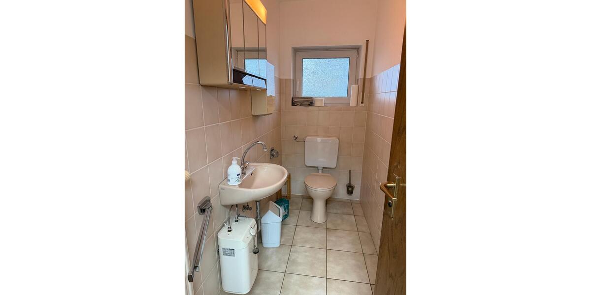 Gewerbeimmobilie: Lagerhalle inkl. Büro – sofort verfügbar zimmer