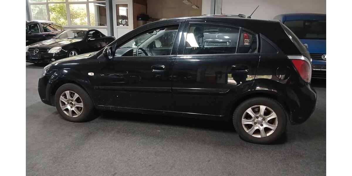 Kia Rio 198.000 km 1.999 &euro; Rüsselsheim 65428