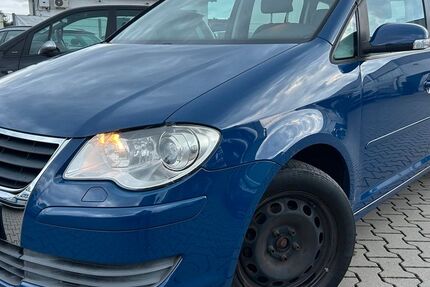 VW Touran 118.000 km 5.490 &euro; Babenhausen 64832