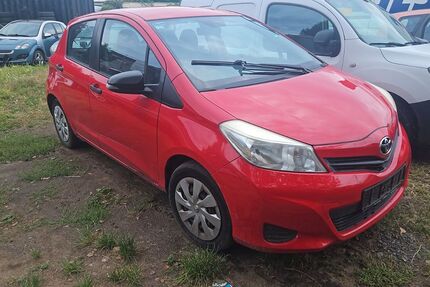 Toyota Yaris 184.000 km 3.390 &euro; Darmstadt 64295