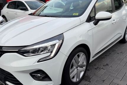 Renault Clio 49.661 km 10.999 &euro; FRANKFURT AM MAIN 60488